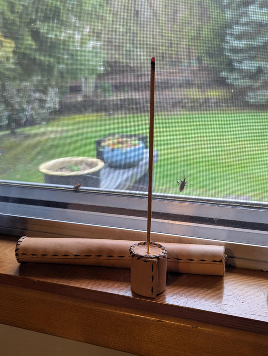 Wanderer’s Ritual Kit (Leather Incense Case & Burner)