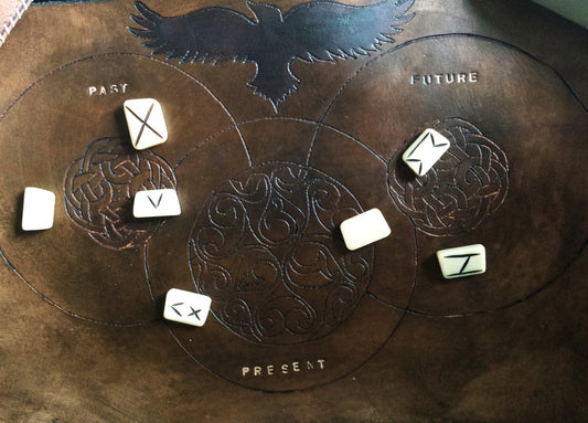 Rune Casting Mat - Past Present Future